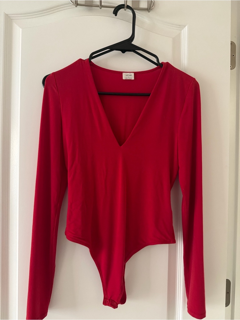 Wilfred by Aritzia deep V long sleeve bodysuit